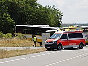 Na Znojemsku se st�etly dva autobusy, na míst� je 40 zran�ných. (18. �ervence...