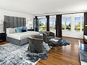 Lo�nice nabízejí výhled na kopcovitý známé �tvrti zámo�ných Hollywood Hills. 