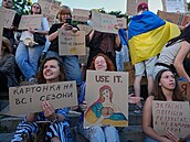 Tisíce lidí v Kyjev� demonstrovaly proti Zelenského rozhodnutí propustit...