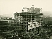 Autor centrálního skladu architekt Vladimír Kube�ka se �adil mezi významné...