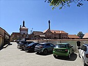 Památkov� chrán�ný zámek v Nekmí�i s hospodá�skými budovami (9. �ervence 2026)