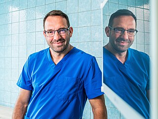 Chirurg Tomá� Tlustý se specializuje na v�eobecnou chirurgii a traumatologii....