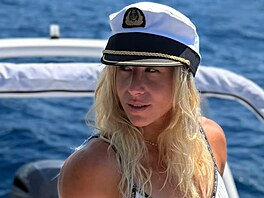 Ester Ledecká na letní dovolené zapózovala v námo�nické �epici.