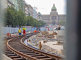 Stavba tramvajové trati na Václavském nám�stí a prom�na jeho okolí (stav...