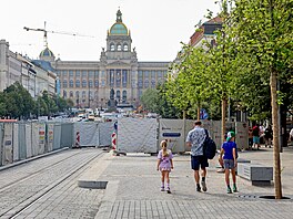 Stavba tramvajové trati na Václavském nám�stí a prom�na jeho okolí (stav...