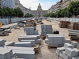 Stavba tramvajové trati na Václavském nám�stí a prom�na jeho okolí (stav...
