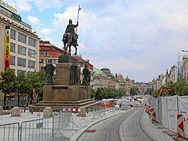 Stavba tramvajové trati na Václavském nám�stí a prom�na jeho okolí (stav...