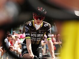 Jonas Vingegaard p�ed startem 15. etapy Tour de France.
