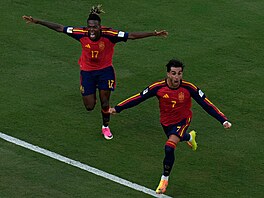 Ferran Torres ze �pan�lska slaví gól v prodlou�ení finále MS proti Argentin�.