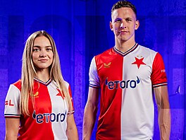 Slávistické dresy pro sezonu 2026/2027, v sad� pro domácí zápasy pózují...