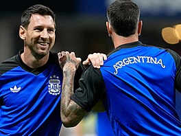 Argentinský kapitán Lionel Messi b�hem rozcvi�ení  p�ed semifinále MS proti...
