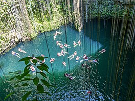 Cenote Ik Kil (Yucatán, Mexiko): Pro dávné Maye byl Cenote posvátným místem,...