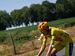 Nor Torstein Träen s bidonem u pusy b�hem �esté etapy Tour de France