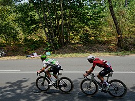 Jakub Otruba (vlevo) a Baptiste Veistroffer v úniku b�hem sedmé etapy Tour de...