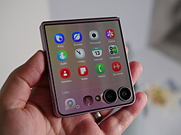 Samsung Galaxy Z Flip 8