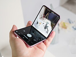 Samsung Galaxy Z Flip 8