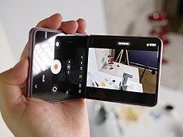 Samsung Galaxy Z Flip 8