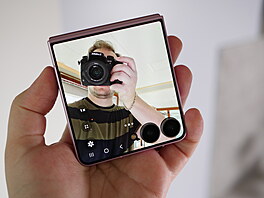 Samsung Galaxy Z Flip 8