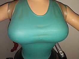 Lara Croft v �ivotní velikosti