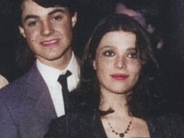 Martin Zounar a Mahulena Bo�anová spole�n� na maturitním plese v roce 1985