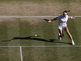 Karolína Muchová b�hem finále Wimbledonu.