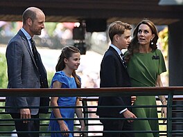 Princ William, princezna Charlotte, princ George a princezna Kate na zápase...