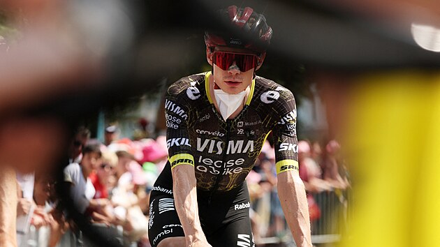 Jonas Vingegaard p�ed startem 15. etapy Tour de France.