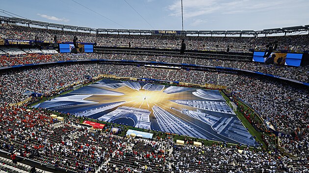 Pohled na z�v�re�n� ceremoni�l p�ed fin�le MS ve fotbale.
