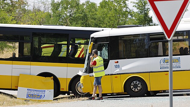 Na Znojemsku se st�etly dva autobusy, na m�st� je 40 zran�n�ch. (18. �ervence 2026)
