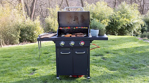 Lidl zlevnil plynov� gril zna�ky Grillmeister se t�emi ho��ky Memphis. | Zdroj: Lidl.cz