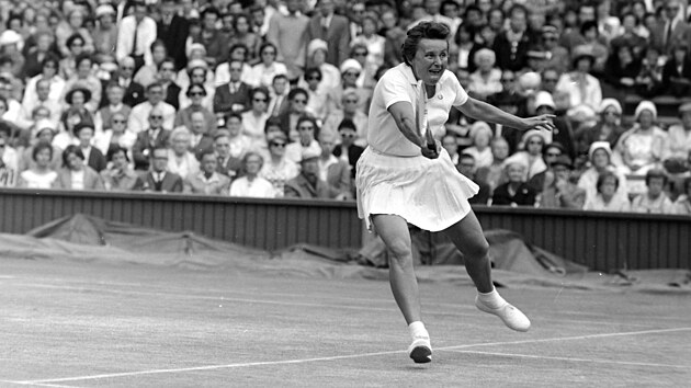 V�ra Sukov� ve Wimbledonu 1962.