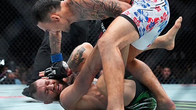 Connor McGregor yüzüğe döndükten hemen sonra kendini yaraladı