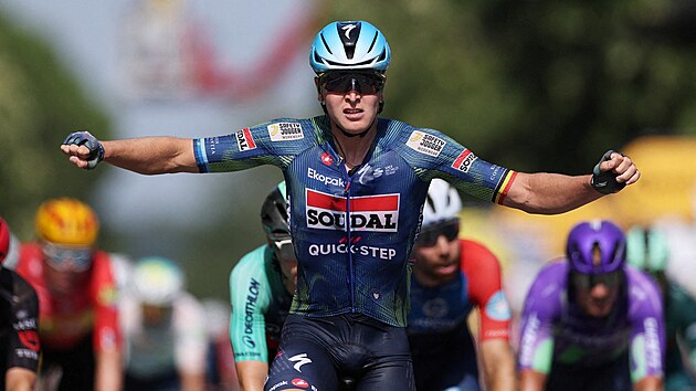 Tim Merlier (Soudal Quick-Step) se raduje ze svého vít�zství v 8. etap� Tour de...