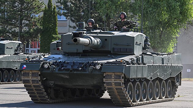 P�evzet� posledn�ho tanku Leopard 2A4 u 73. tankov�ho praporu zavr�ilo p�ed�n� tank� arm�d�. (10. �ervence 2026)