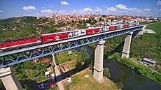 Cestujícím se z ikonického viaduktu naskytne jedine�ný pohled na historické...