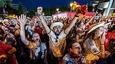 Oslavy postupu �pan�lských fotbalist� do finále MS v centru Madridu