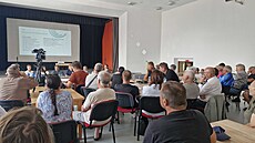 Ve�ejné projednání plánované stavby v�trného parku, které se uskute�nilo v...