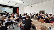 Ve�ejné projednání plánované stavby v�trného parku, které se uskute�nilo v...