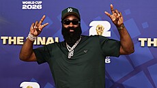 Basketbalista James Harden p�ed finále MS ve fotbale.
