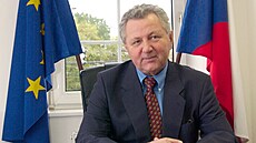 Ve věku 83 let zemřel psychiatr a sexuolog Jaroslav Zvěřina. (18. října 2004)