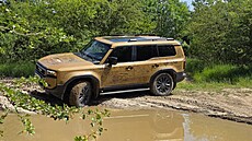Novou Toyotu Land Cruiser �ady 250 jsme prov��ili na tankodromu v Milovicích.