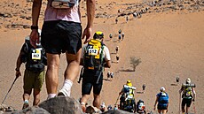 Závod Marathon des Sables se koná v okolí marockého m�sta Warzazát. Tra� vede...