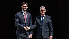 Ministr obrany Jaromír Z�na (za SPD) p�ijal slovenského ministra obrany Roberta...