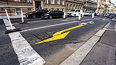 Dopravní k�i�ovatka na nám�stí I. P. Pavlova, kde se udála nehoda sanitky a...