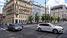 Dopravní k�i�ovatka na nám�stí I. P. Pavlova, kde se udála nehoda sanitky a...