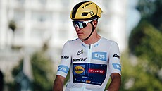 Mathias Vacek v bílém dresu na startu 6. etapy Tour de France