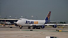 Nákladní letadlo spole�nost Atlas Air na mezinárodním leti�ti O�Hare v Chicagu...