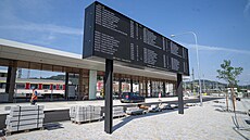 Dopravní terminál na autobusovém nádra�í ve Vsetín�. (�ervenec 2026)