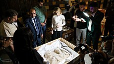 Francie vrátila Sýrii t�iadvacet archeologických klenot�, které vystavovala ve...
