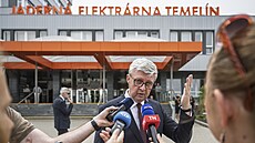 Na Temelín dorazil i ministr pr�myslu a obchodu Karel Havlí�ek. (14. �ervence...